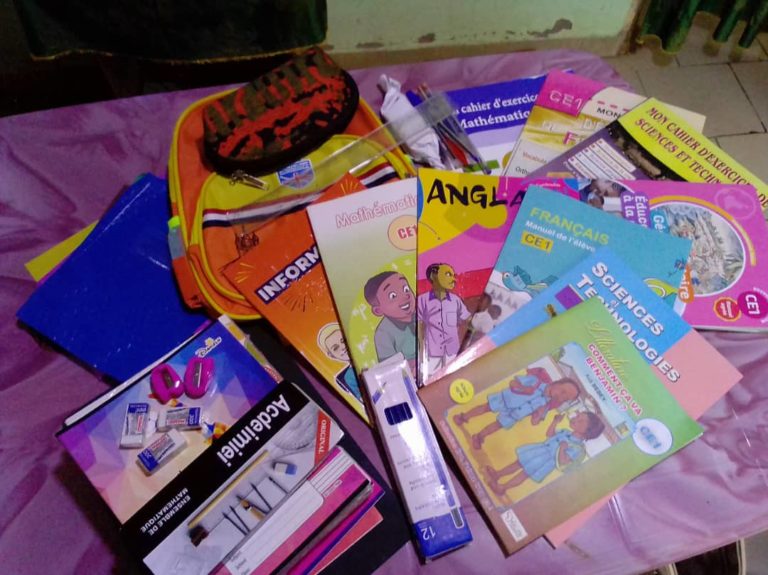 Distribution des fournitures scolaires